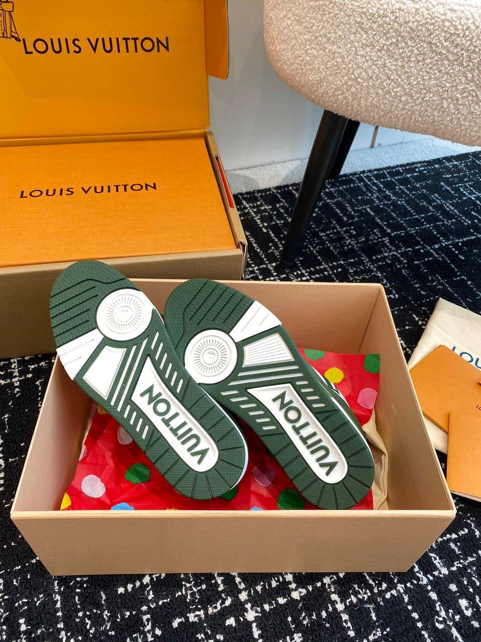 LOUIS VUITTON TRAINER LUCKY