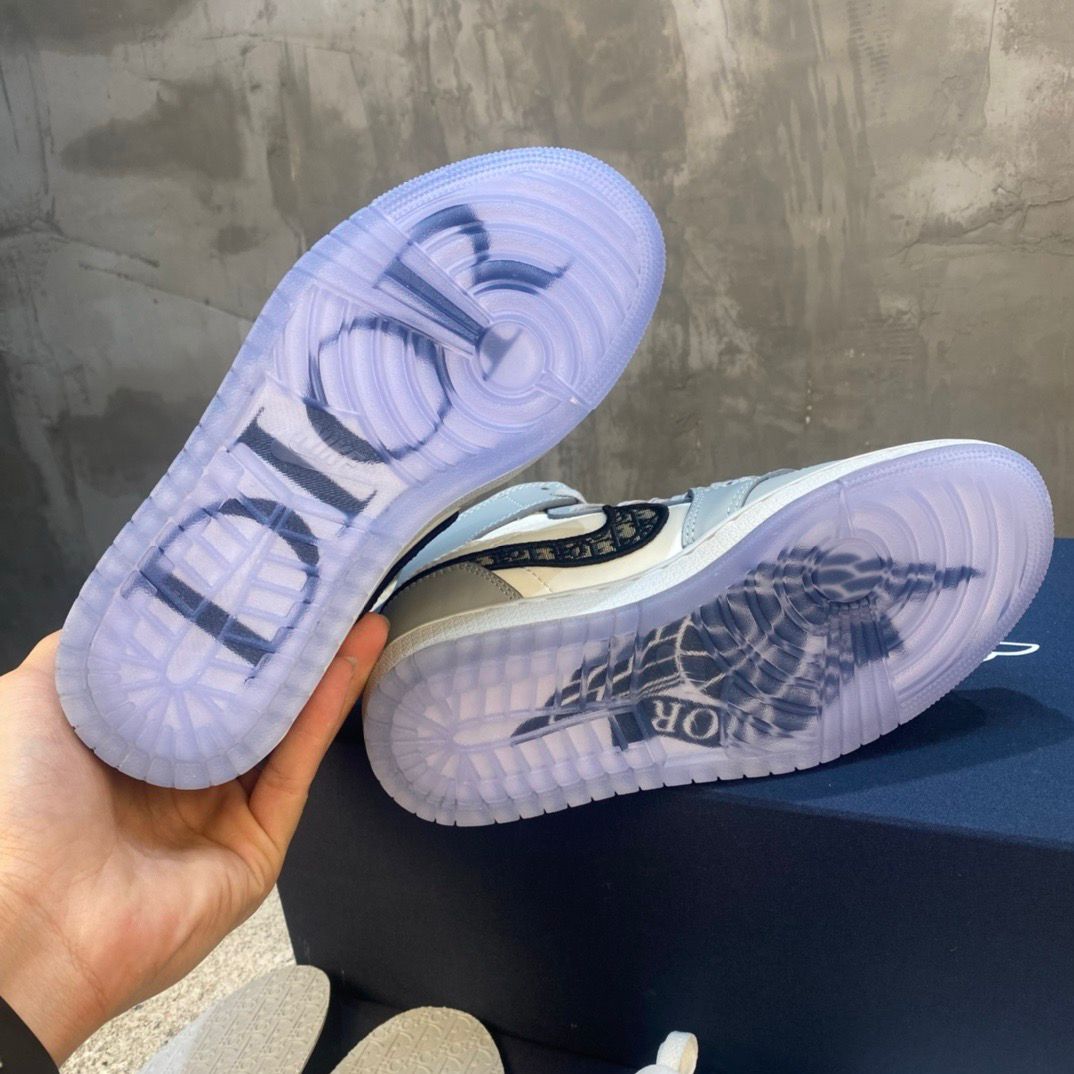AIR JORDAN 1 HIGH x DIOR