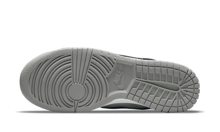 NIKE DUNK LOW GOLDEN GALS METALLIC SILVER