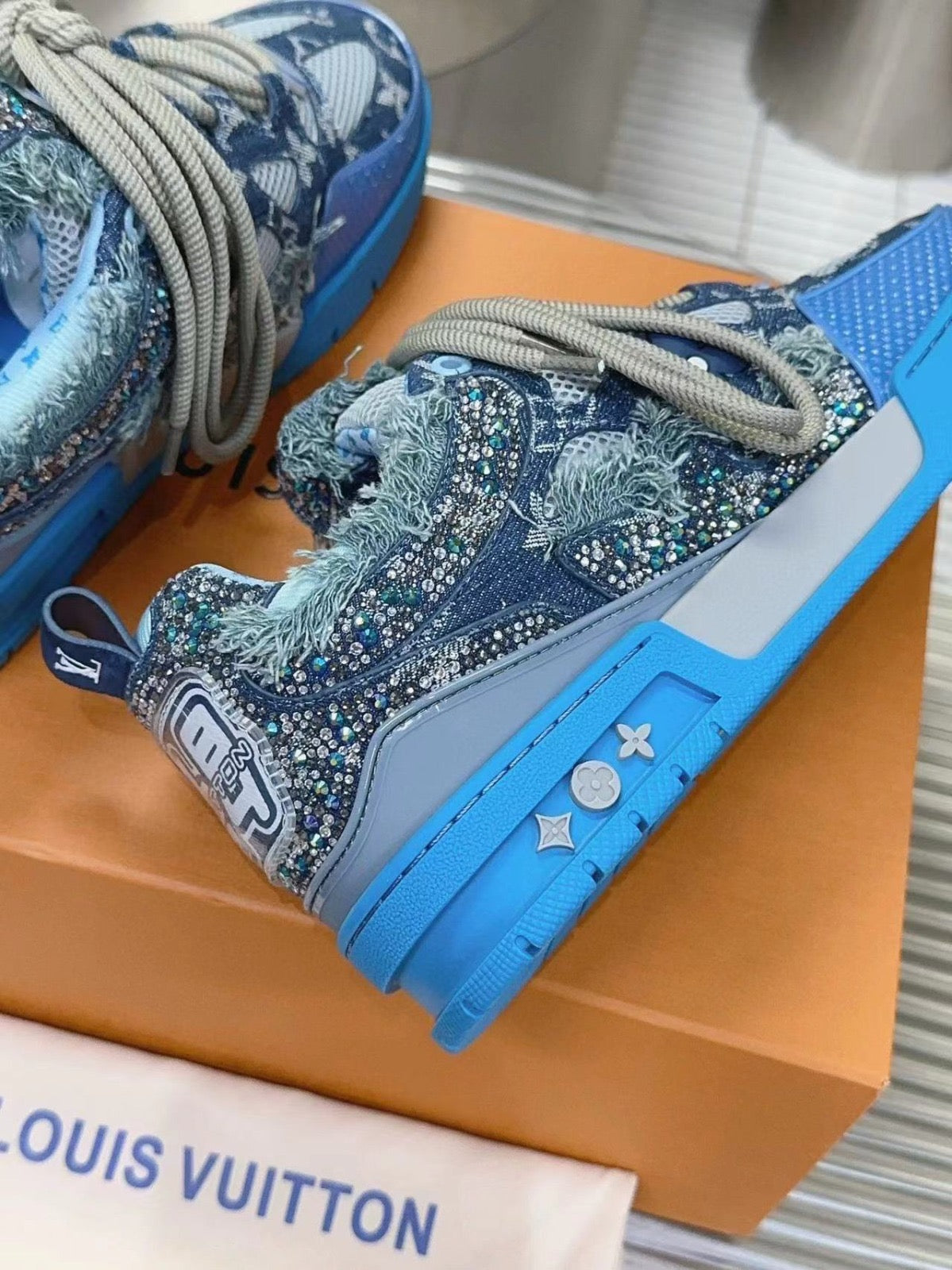 LOUIS VUITTON SKATE SWAROSKI BLUE