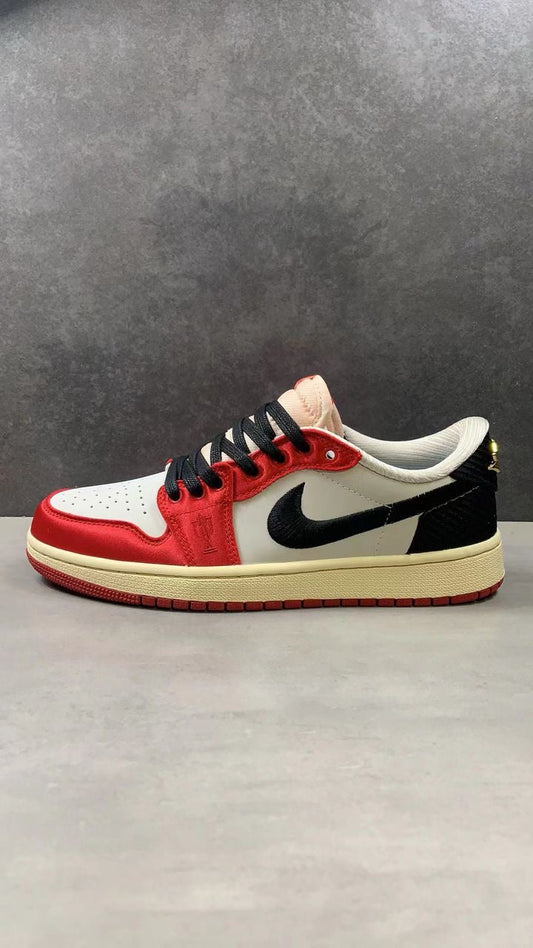 JORDAN 1 LOW OG x TROPHY ROOM