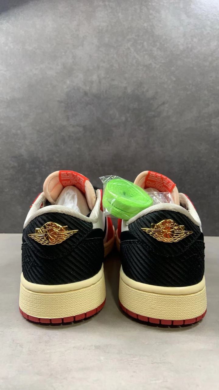 JORDAN 1 LOW OG x TROPHY ROOM