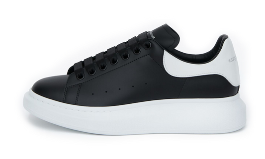MCQUEEN OVERSIZED WHITE BLACK