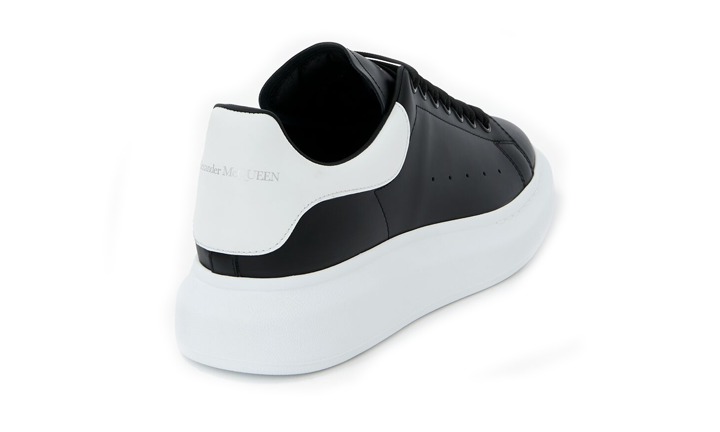 MCQUEEN OVERSIZED WHITE BLACK