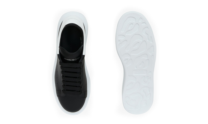 MCQUEEN OVERSIZED WHITE BLACK