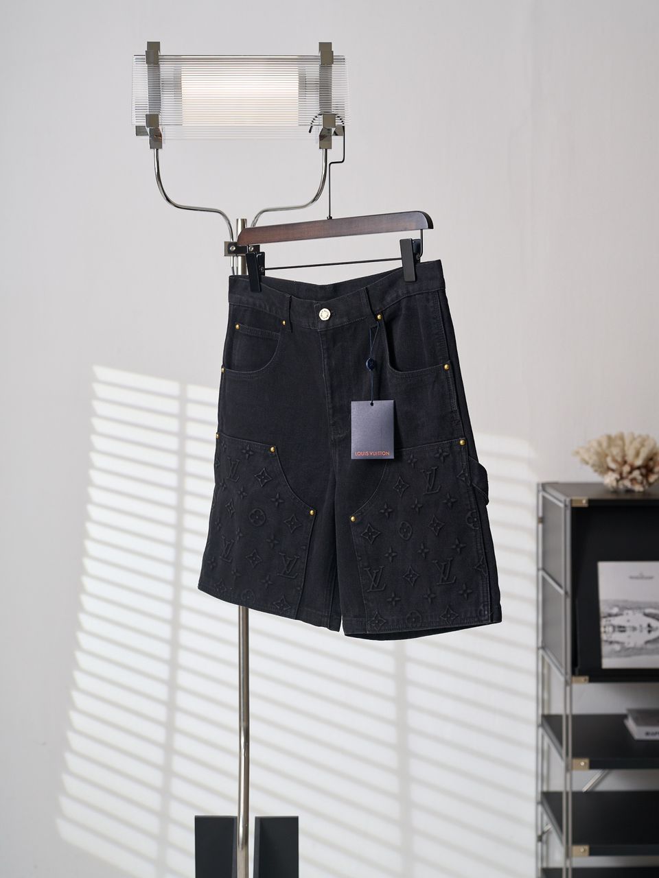 LOUIS VUITTON SHORTS DENIM “BLACK”