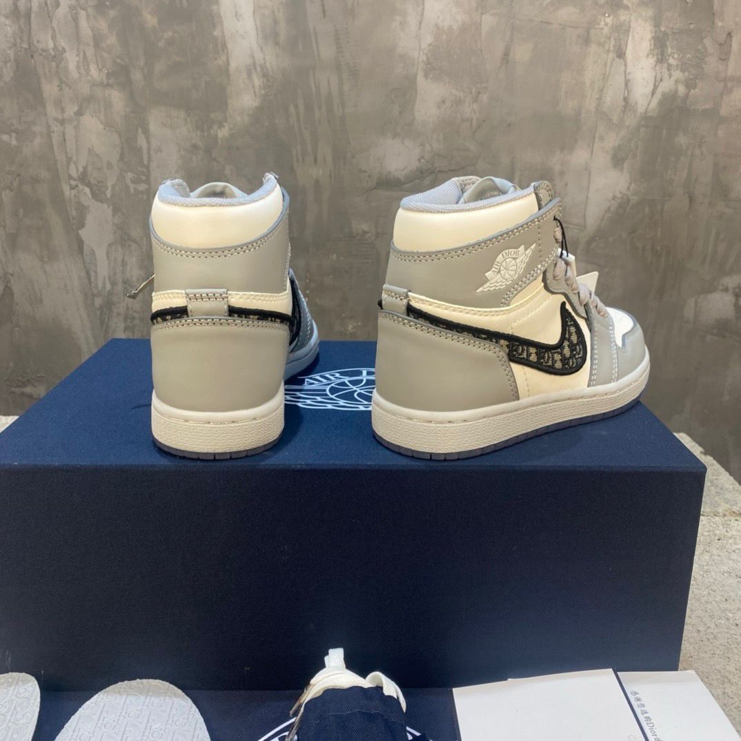AIR JORDAN 1 HIGH x DIOR