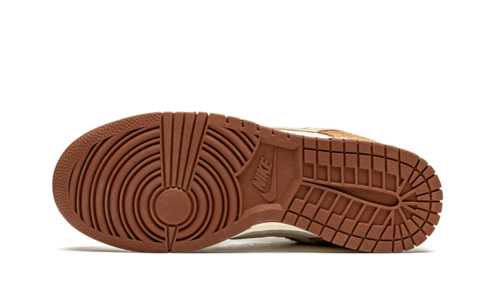NIKE DUNK LOW MEDIUM CURRY