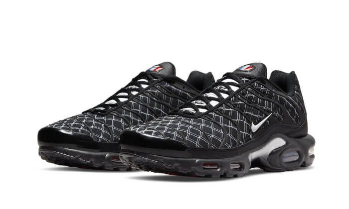 NIKE AIR MAX TN TRIPLE BLACK