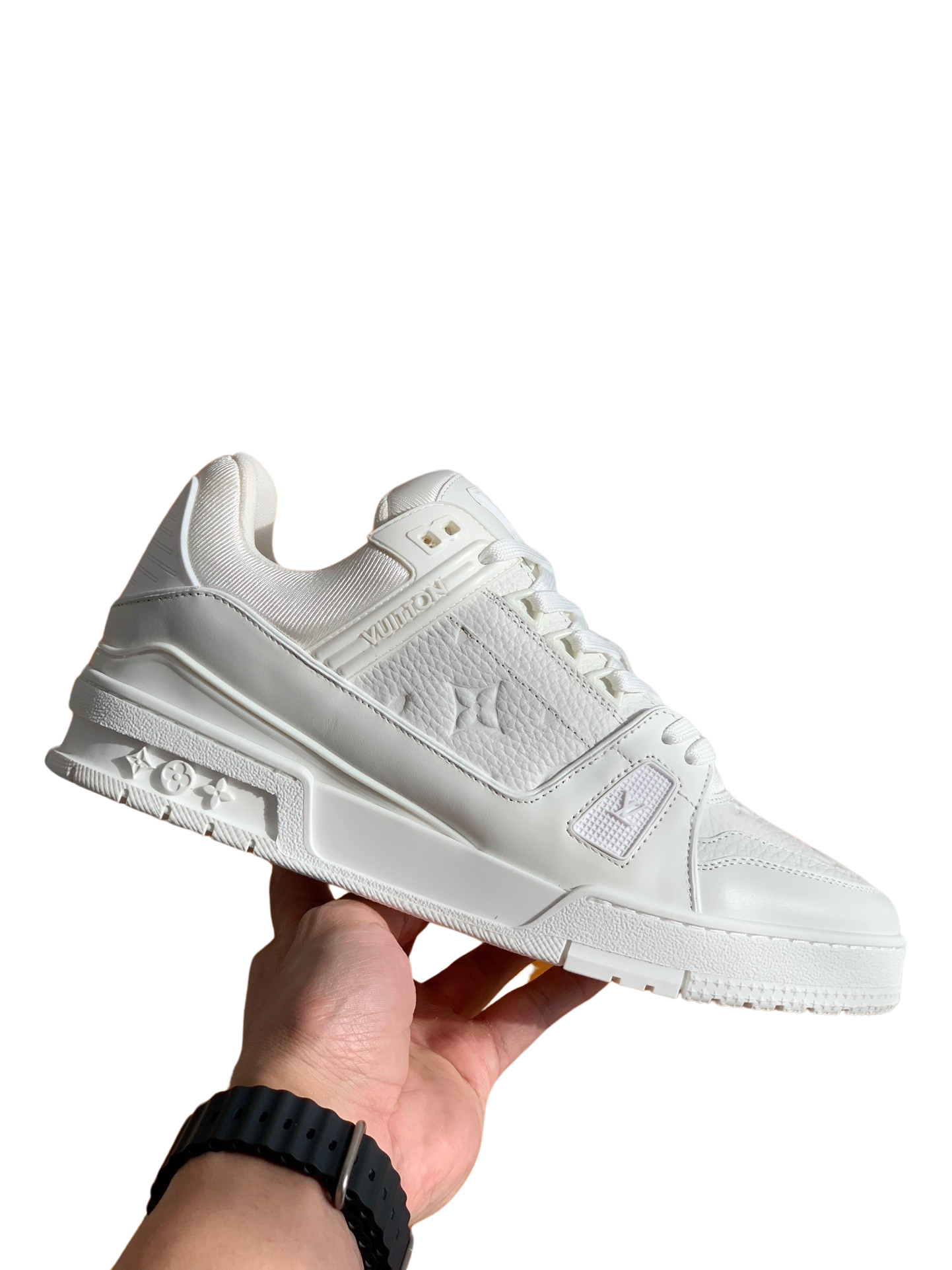 LOUIS VUITTON TRAINER WHITE